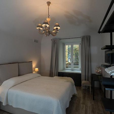 Laura Family Apartments Рим Екстериор снимка