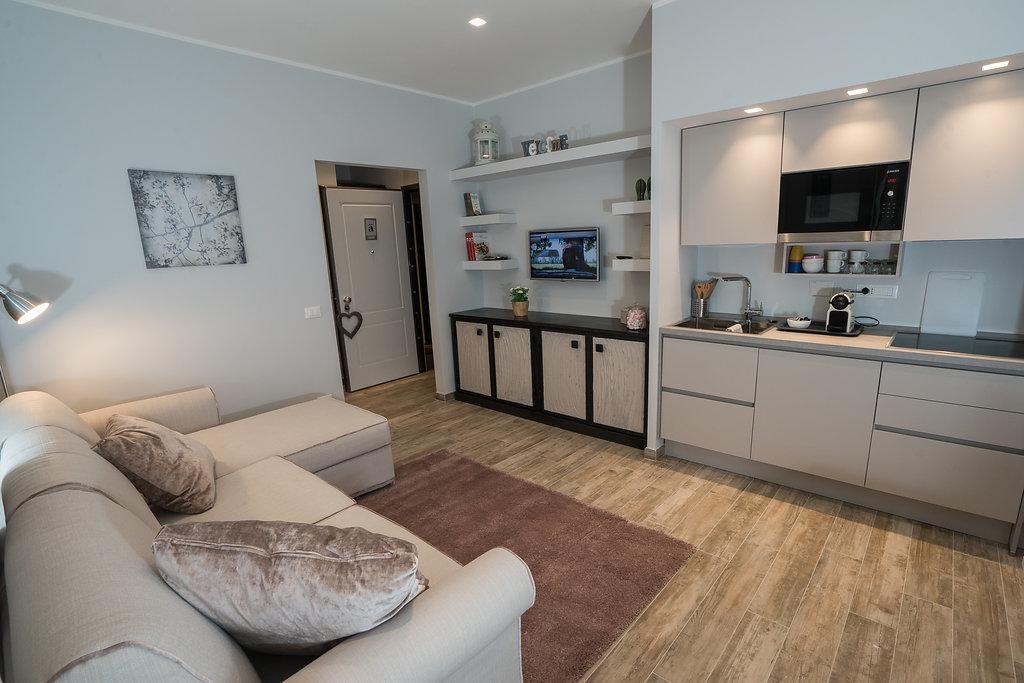 Laura Family Apartments Рим Екстериор снимка
