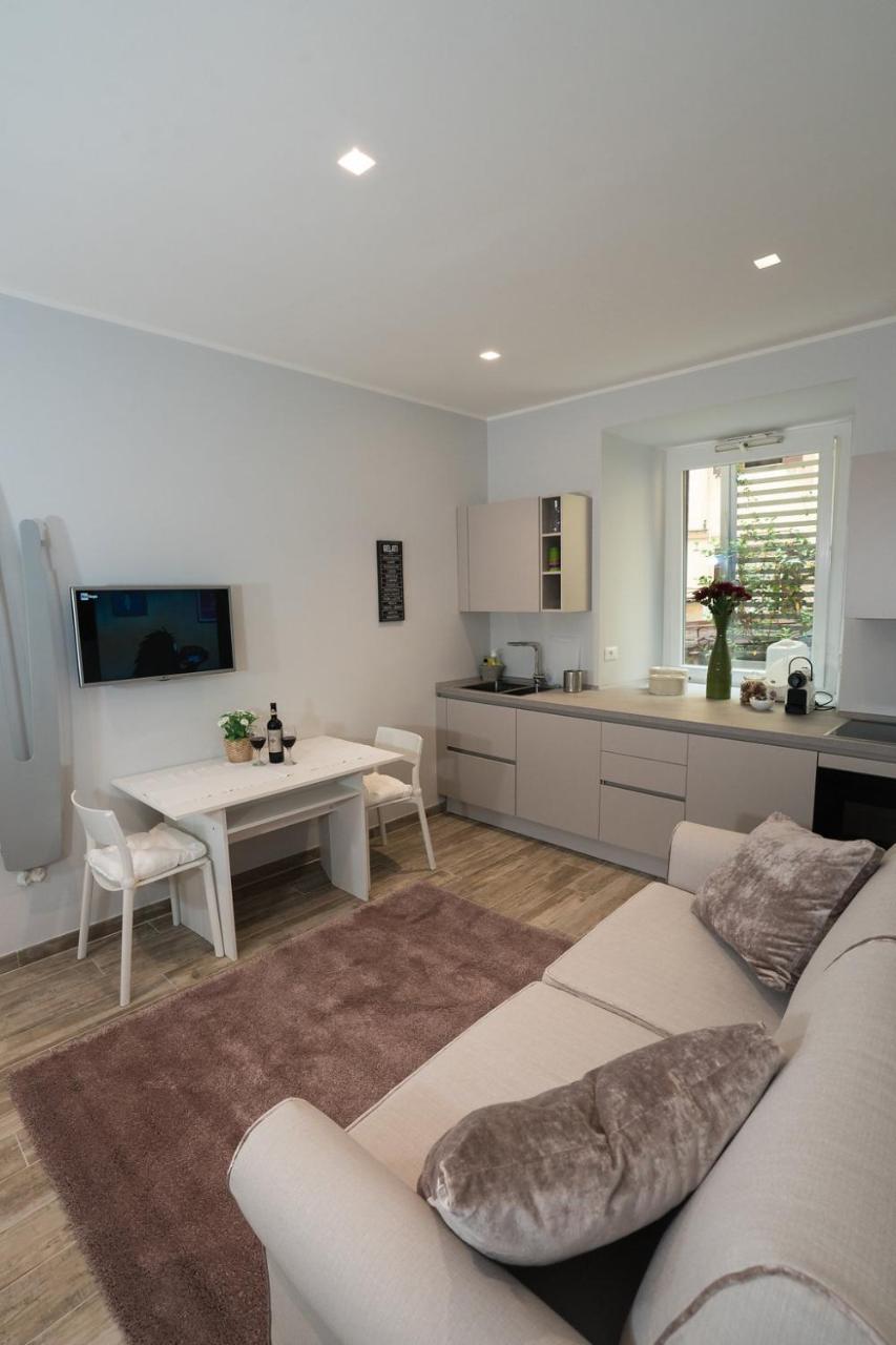 Laura Family Apartments Рим Екстериор снимка
